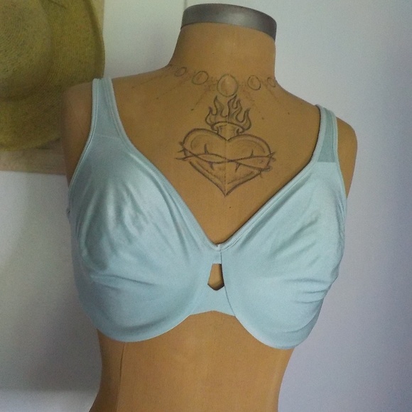 2 Lilyette Minimizer Bra - Picture 4 of 13